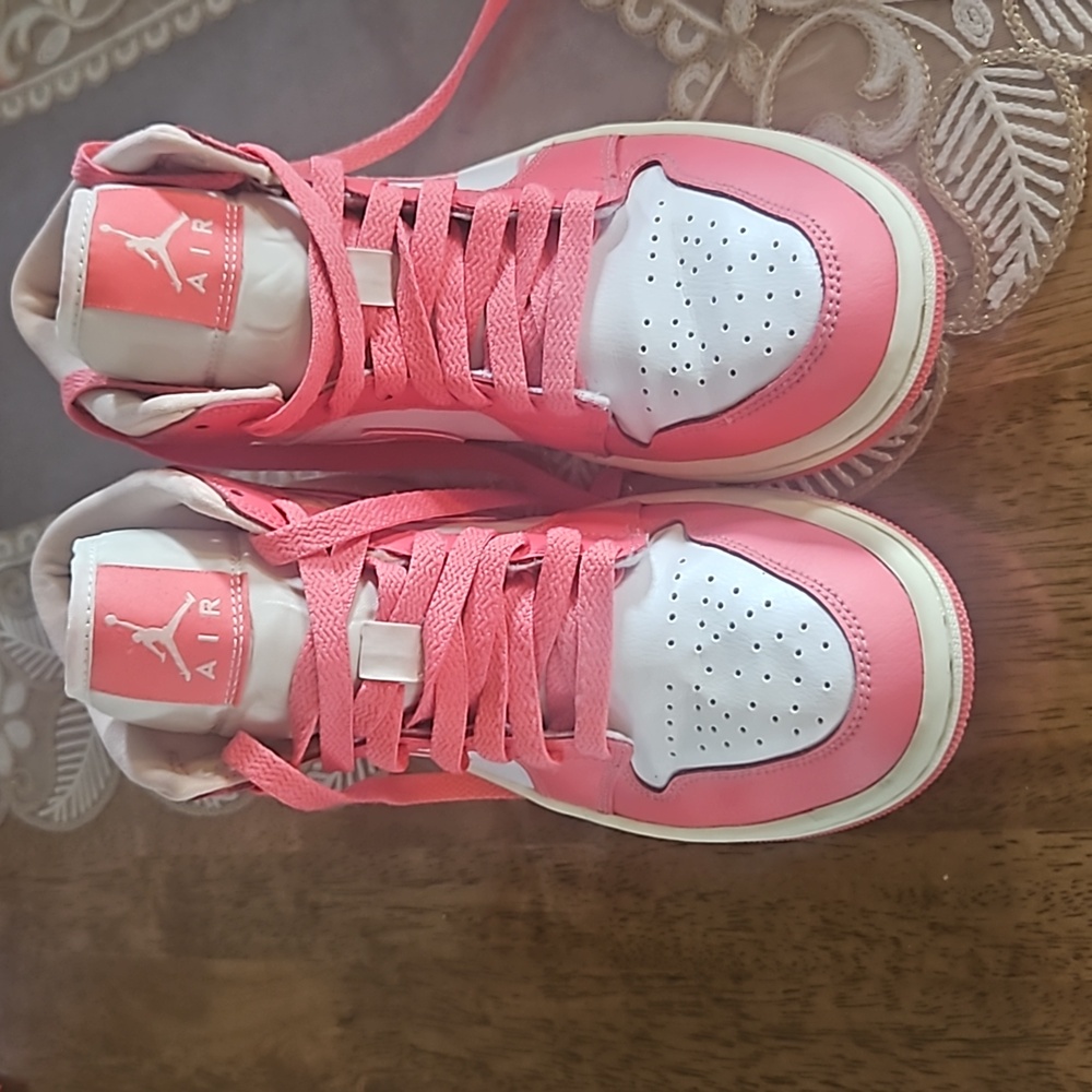 Womens Jordan Shoes size 6